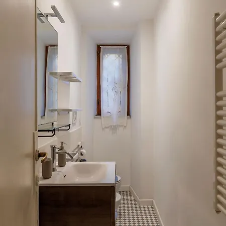 Guesthost Cozy Flat X4 - 450m To Vatican City! Апартаменты Рим