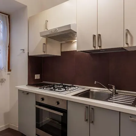 Апартаменты Guesthost Cozy Flat X4 - 450m To Vatican City! Рим
